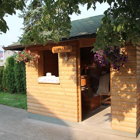 Hotel Mk, Plavi Restoran, Лозница Экстерьер фото