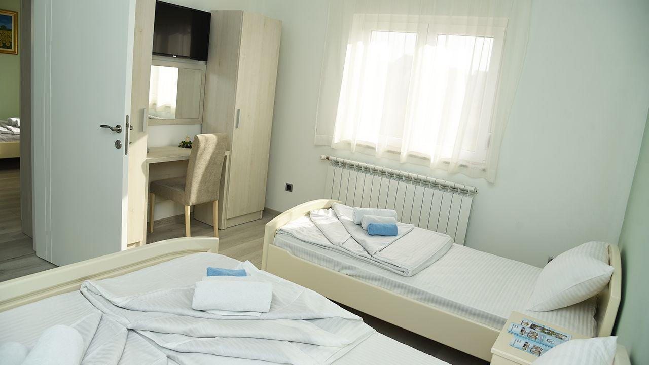 Hotel Mk, Plavi Restoran, Лозница Экстерьер фото