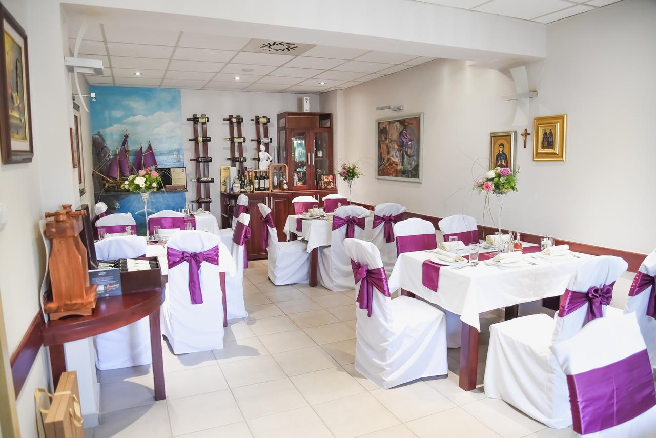 Hotel Mk, Plavi Restoran, Лозница Экстерьер фото