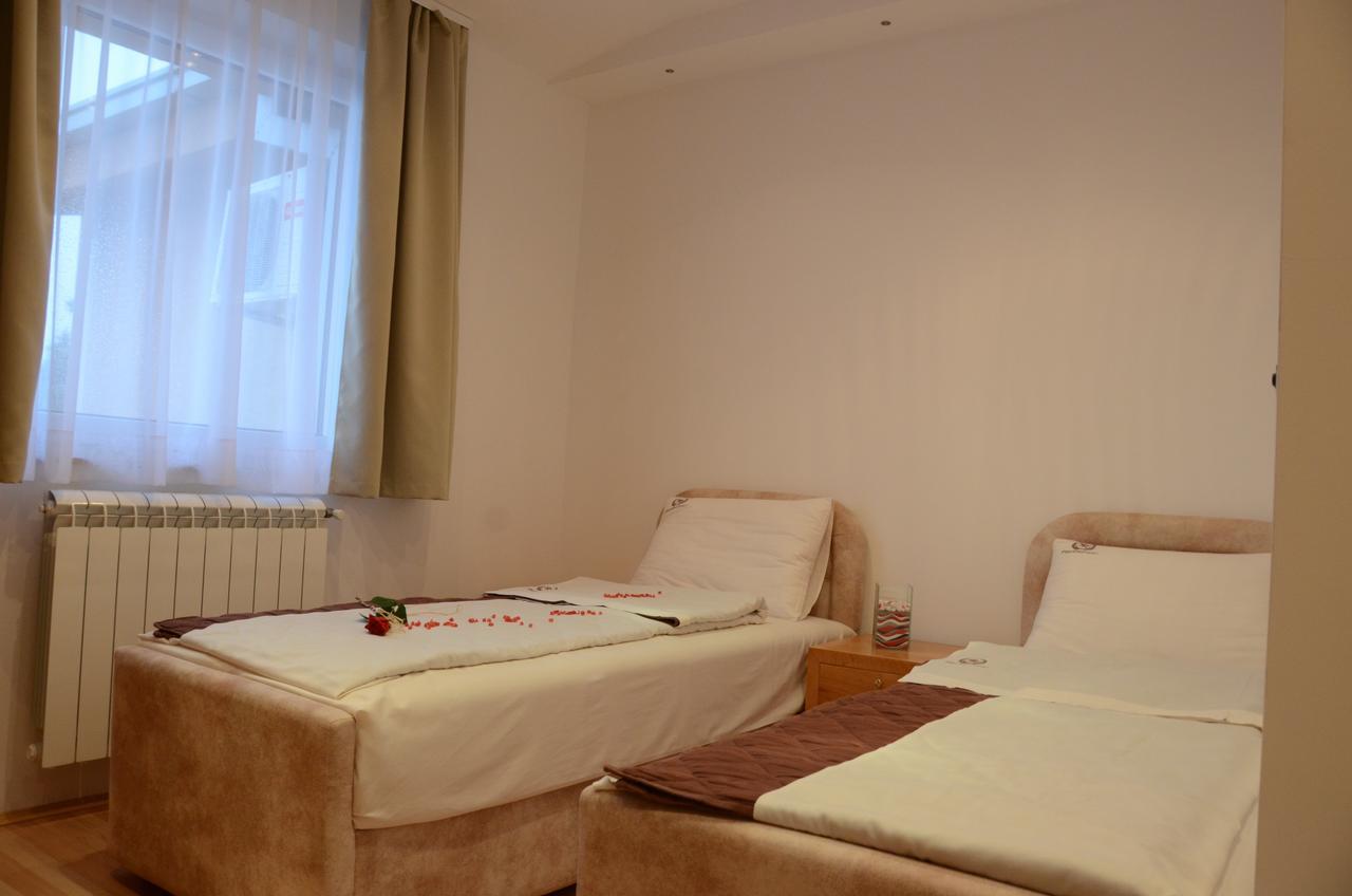 Hotel Mk, Plavi Restoran, Лозница Экстерьер фото